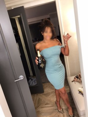 Anne-lydie call girls in Mineola NY